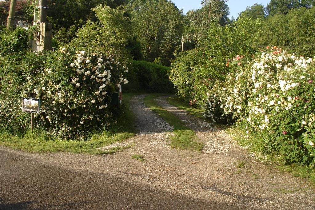 Gite Au Jardin Meilhan-sur-Garonne Exterior foto